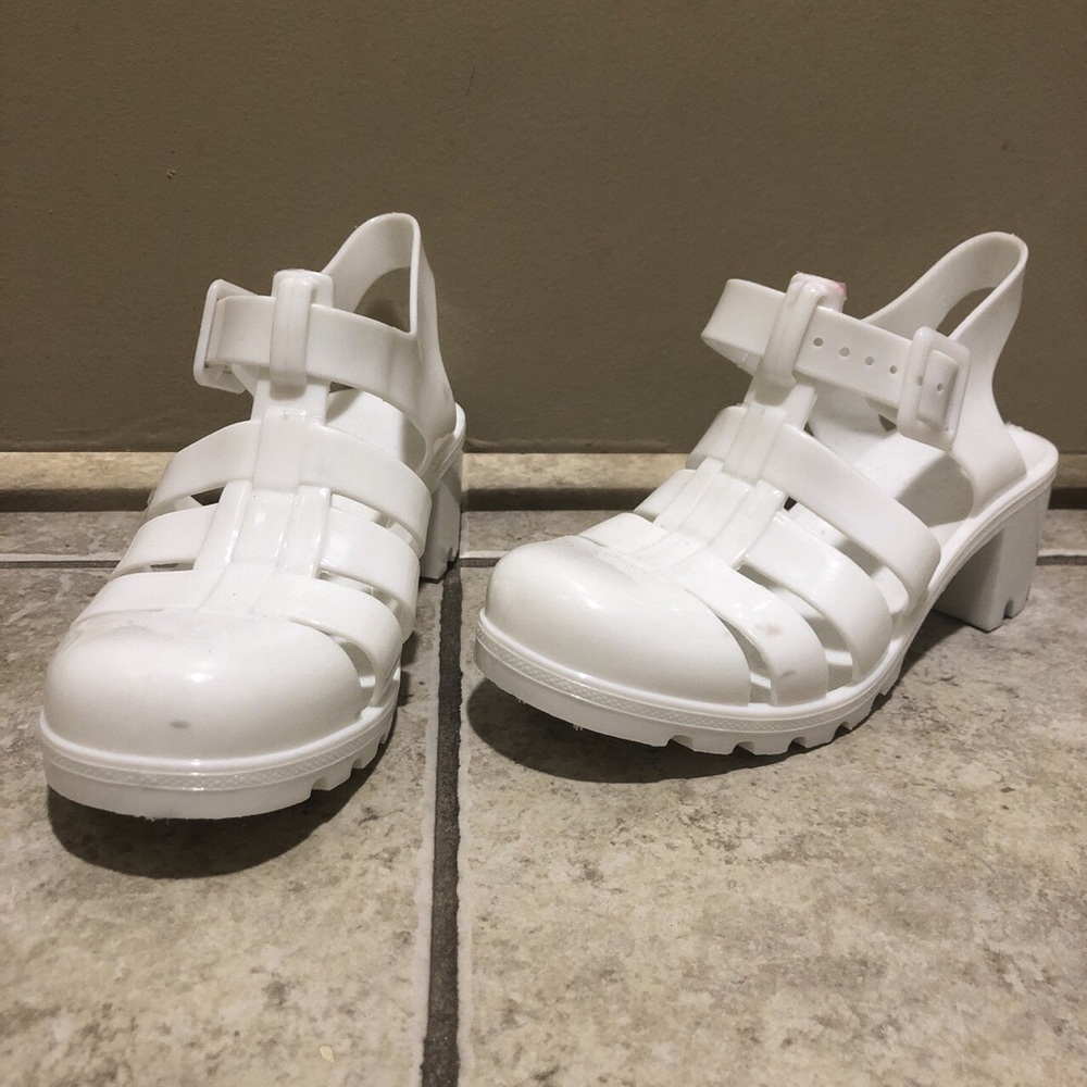 White jelly shoes